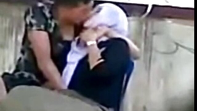 Coqueteo ruso depravado no es reacio videos pornos maduras infieles a tener el falo de un chico en su culo